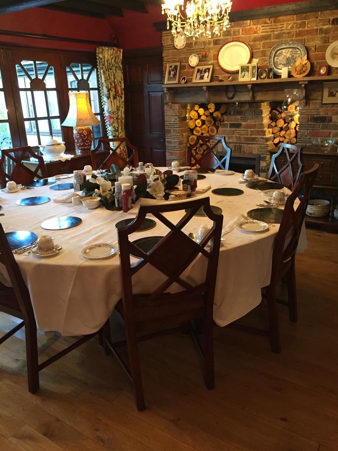 Tudor Place Bed and Breakfast Winnersh Buitenkant foto