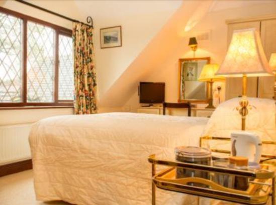 Tudor Place Bed and Breakfast Winnersh Buitenkant foto